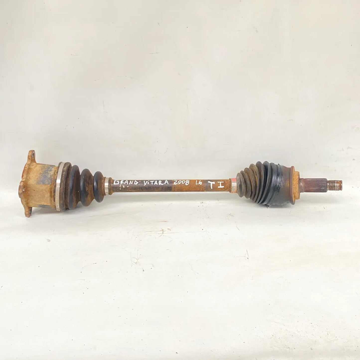EJE PALIER TRA-IZQ Suzuki Grand Vitara 2008 - 1.6 4x2 Bencina Mecánico