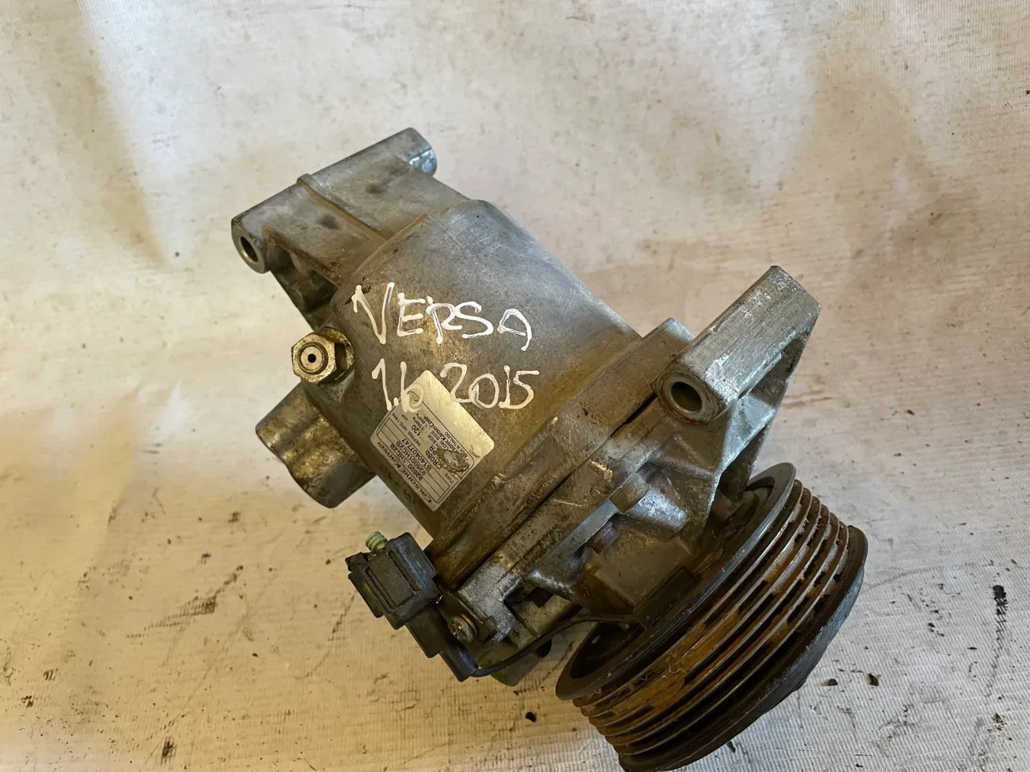COMPRESOR A/C Nissan versa 2015 - 1.6 4x2 Bencina Mecánico