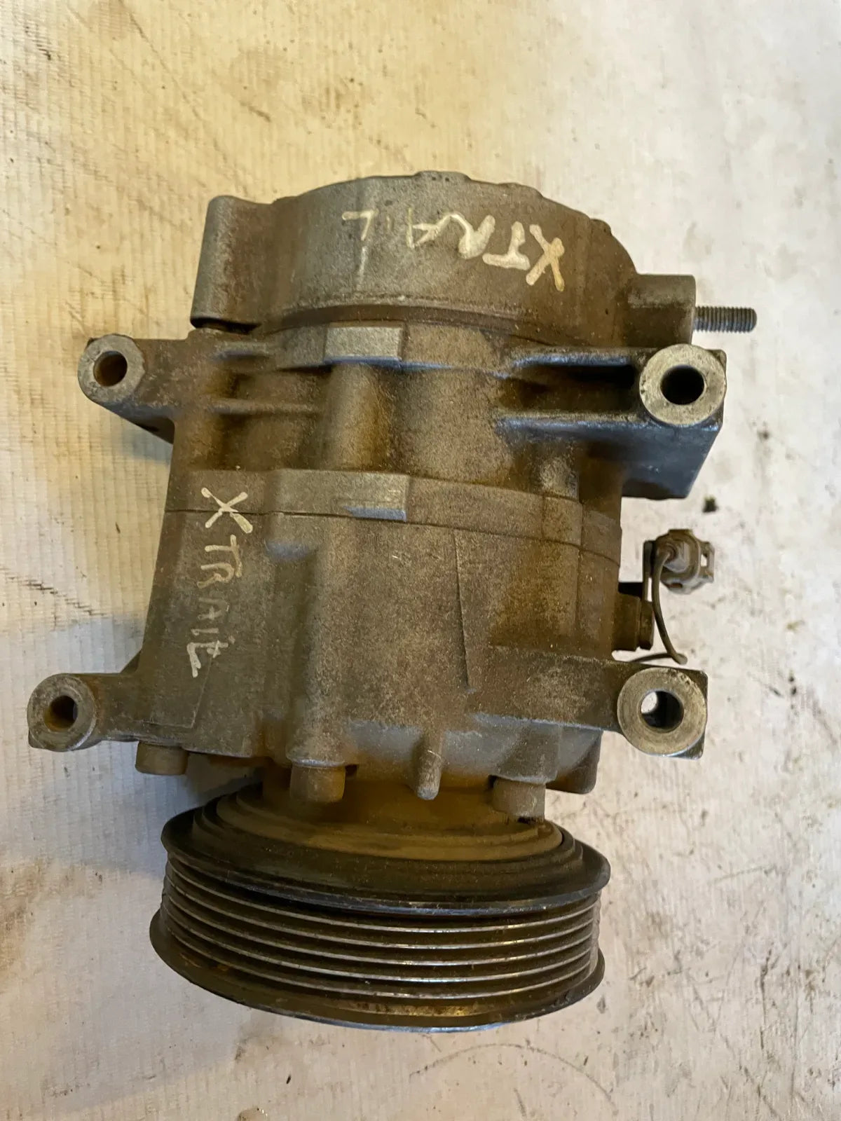 COMPRESOR A/C Nissan Xtrail 2005 - 2.5 4x4 Bencina Automático