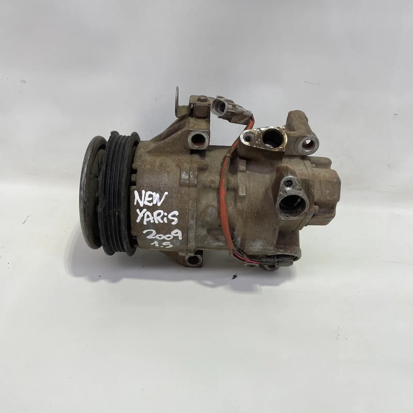COMPRESOR A/C Toyota New Yaris 2009 - 1.5 4x2 Bencina Mecánico