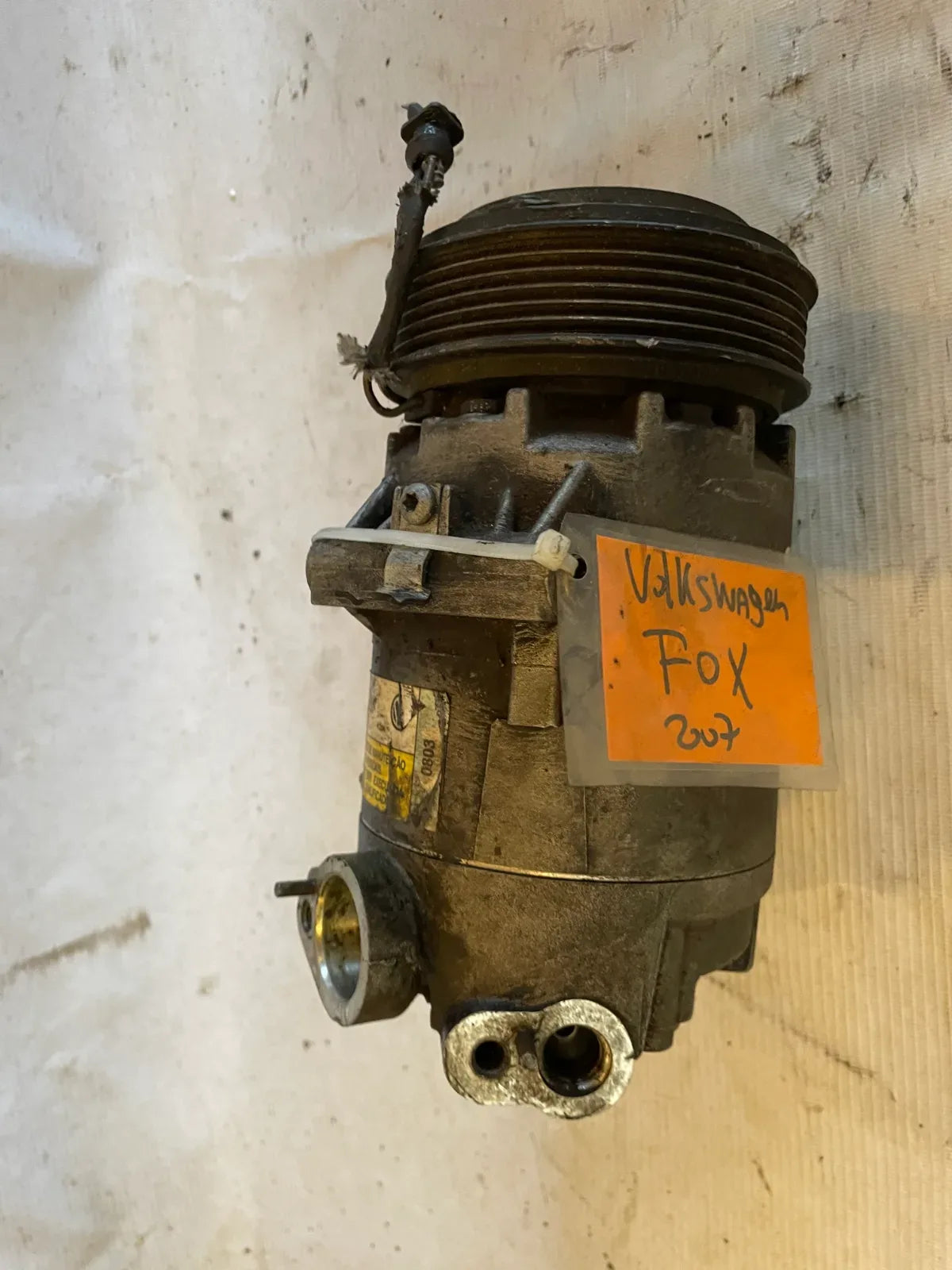 COMPRESOR A/C Volkswagen Fox 2007 - 1.6 4x2 Bencina Mecánico