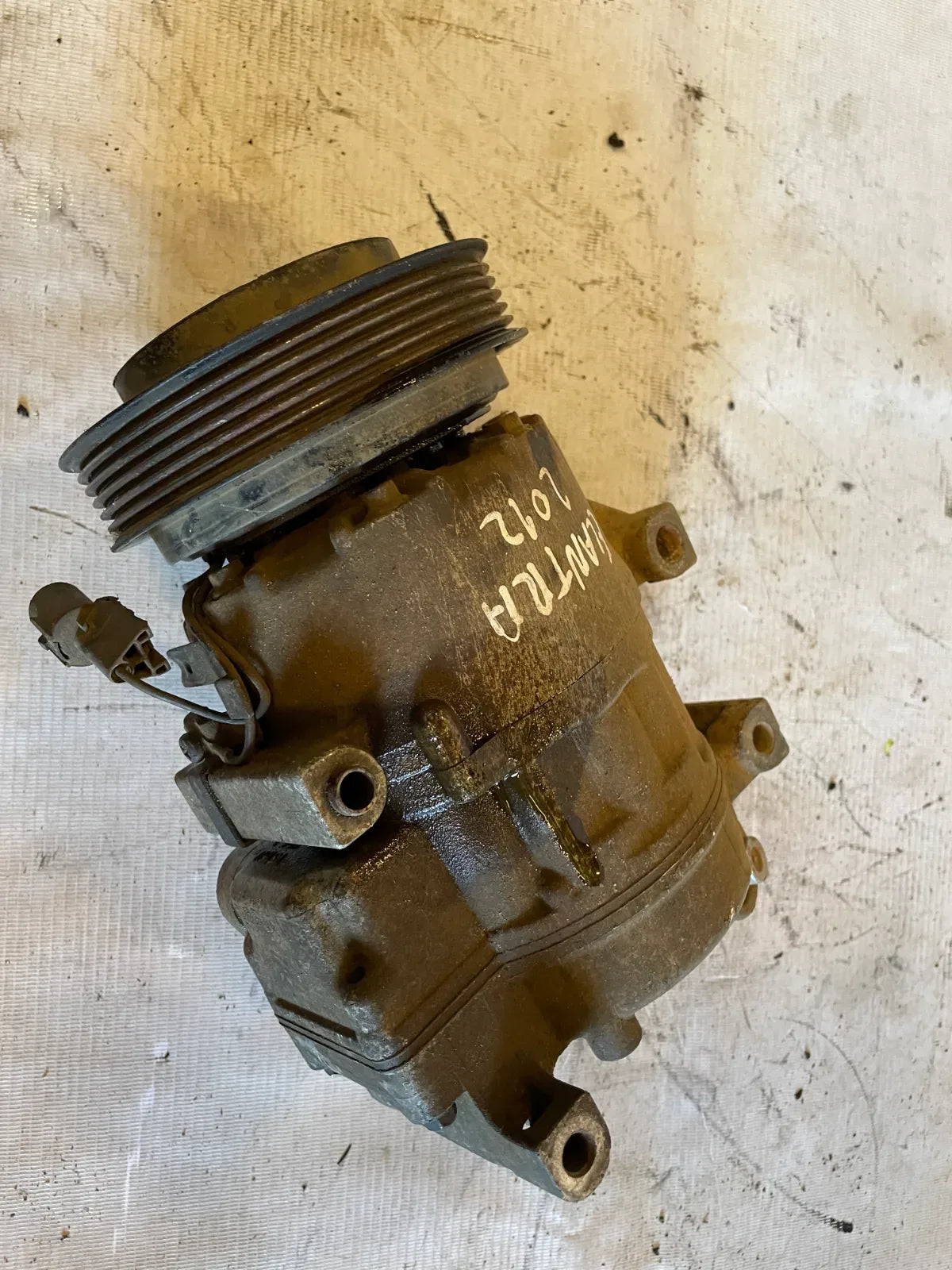 COMPRESOR A/C Hyundai Elantra 2011 - 1.6 4x2 Bencina Mecánico