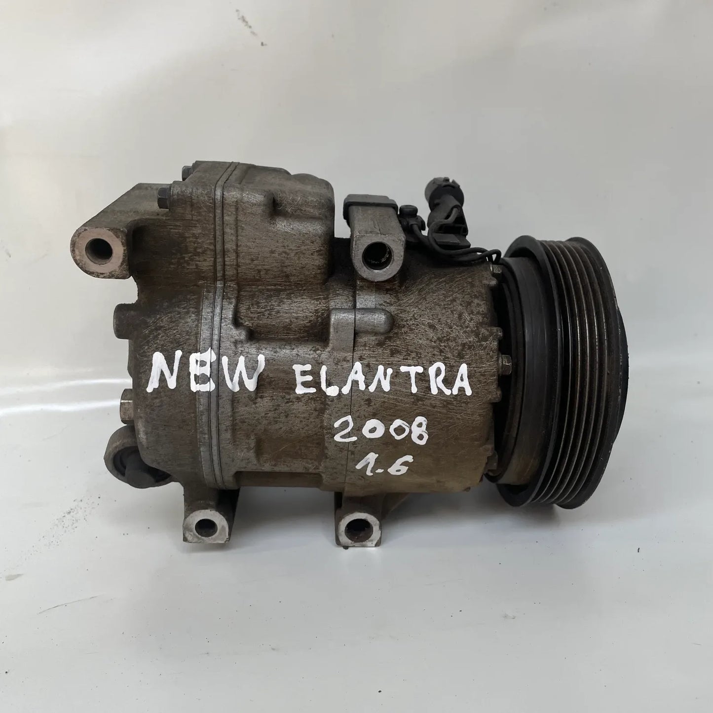 COMPRESOR A/C Hyundai NEW ELANTRA 2008 - 1.6 4x2 Bencina Mecánico