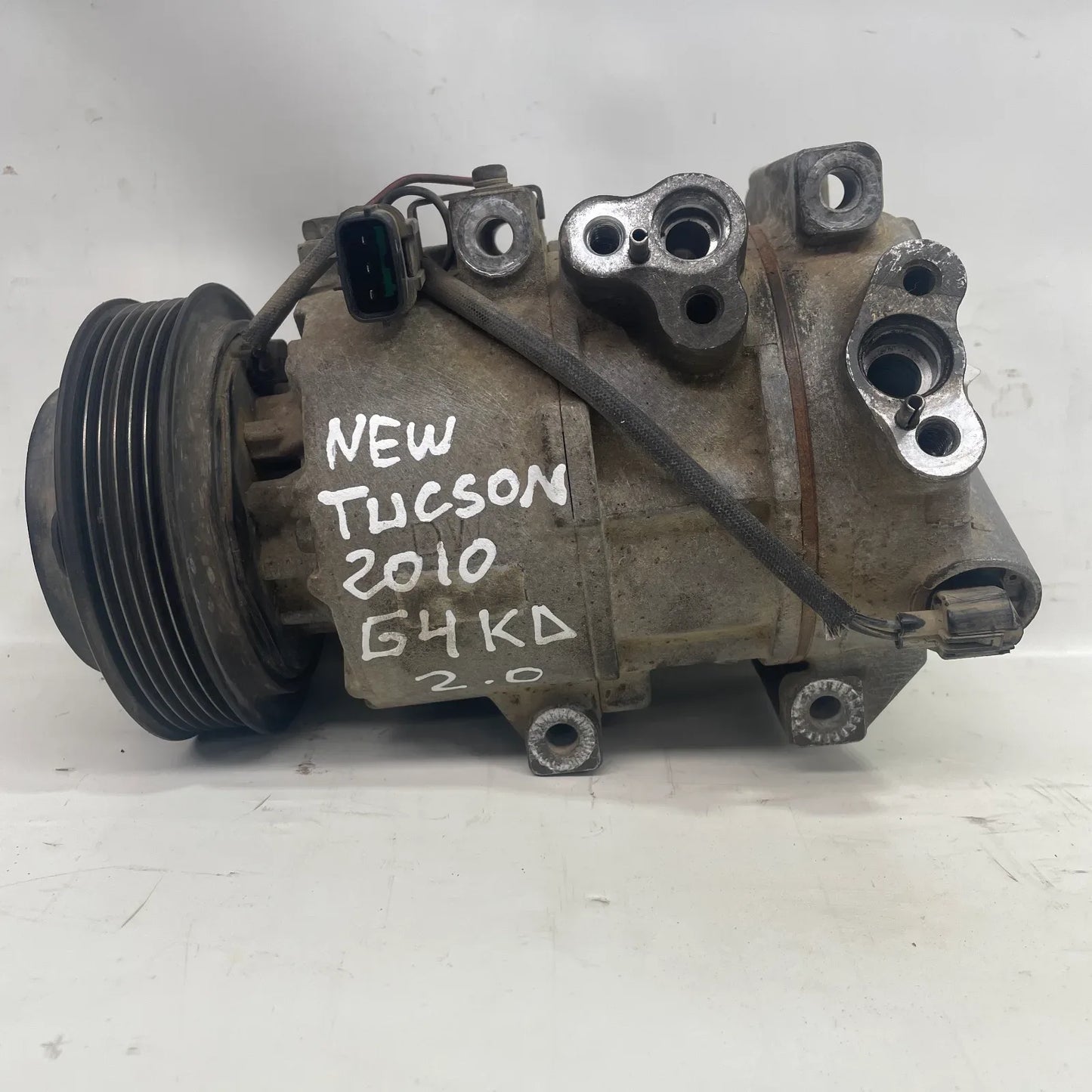 COMPRESOR A/C Hyundai New Tucson 2010 - 2.0 4x2 Bencina Mecánico