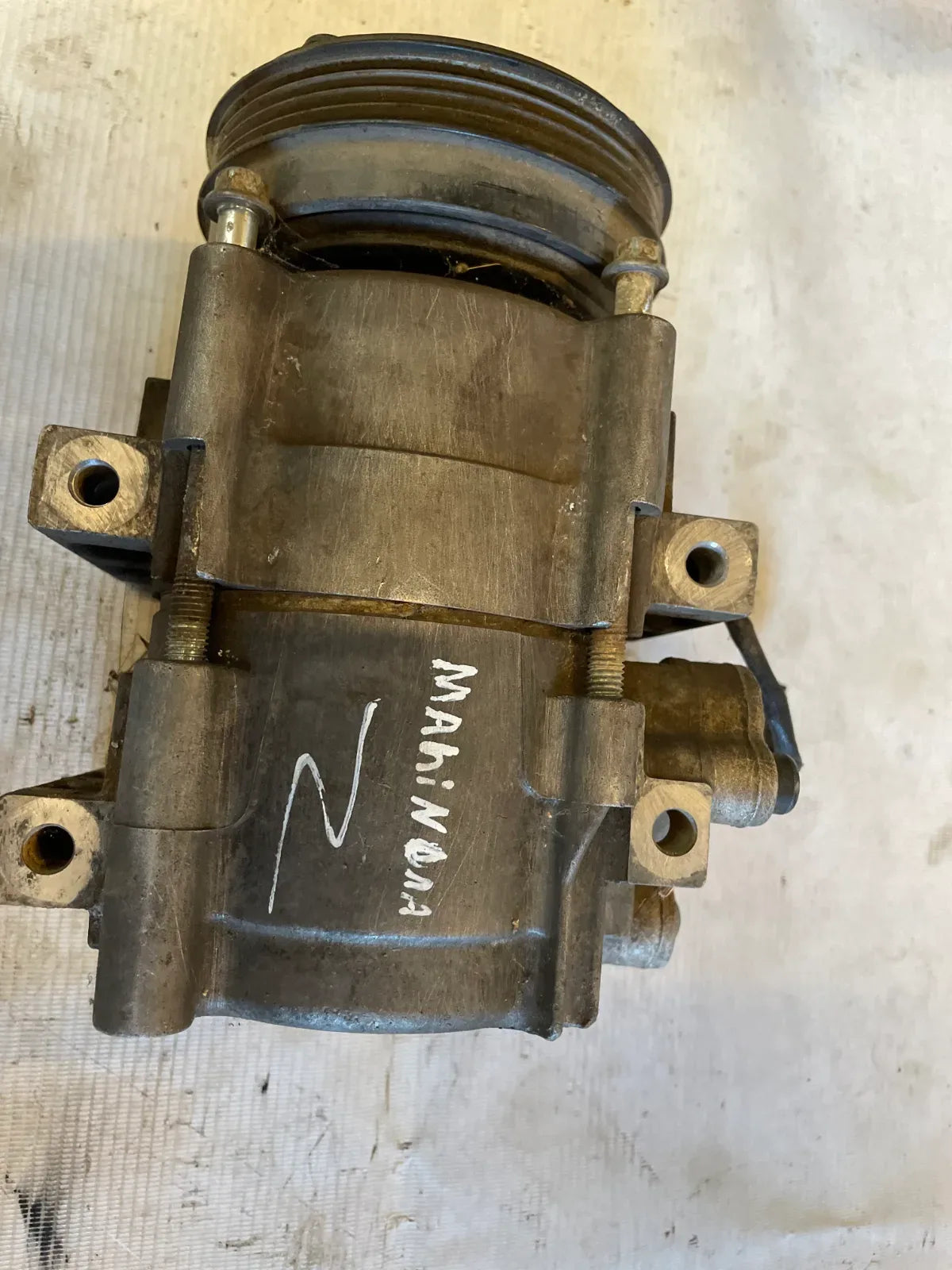 COMPRESOR A/C Mahindra Pickup 2015 - 2.2 4x4 Diesel Mecánico