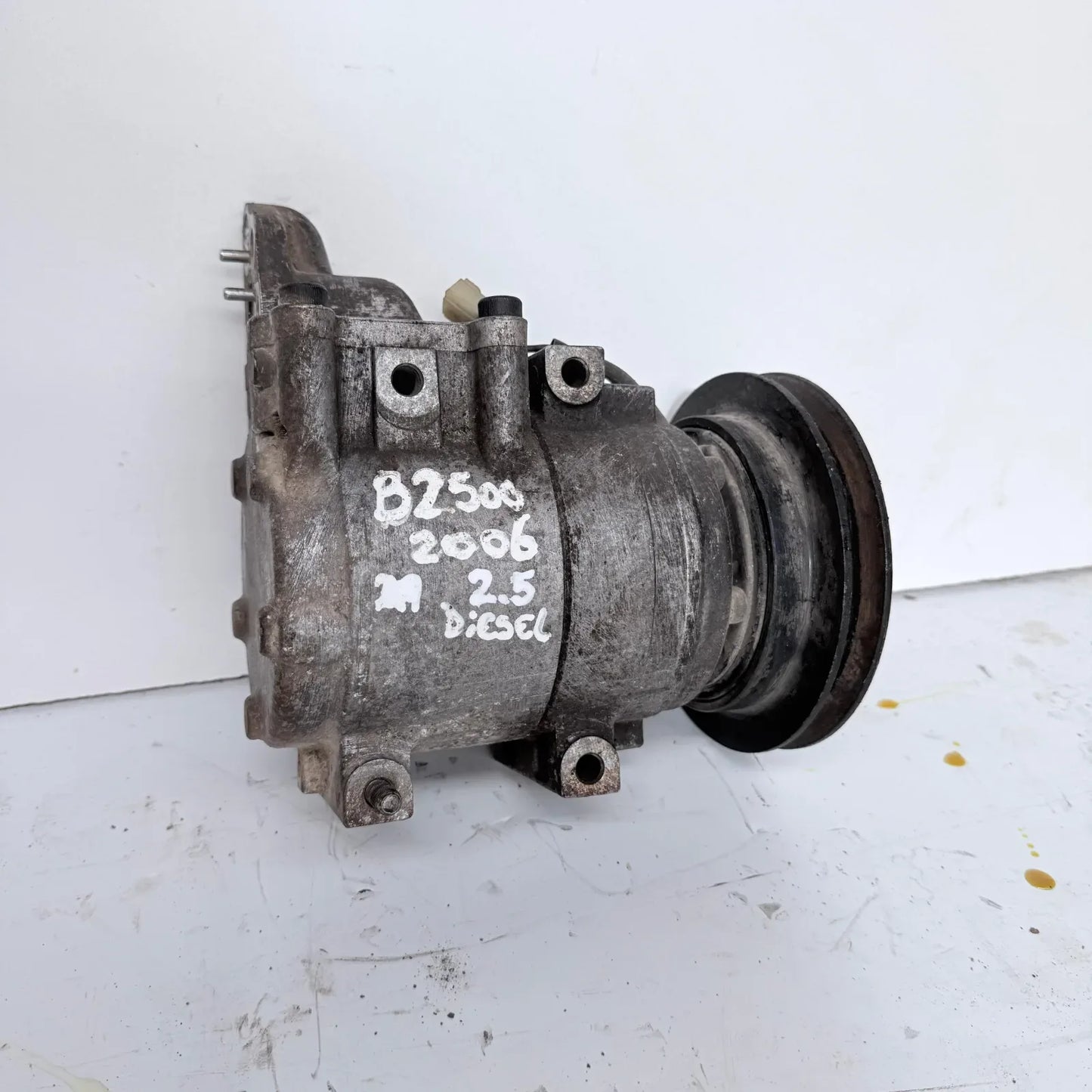 COMPRESOR A/C Mazda B2500 2006 - 2.5 4x2 Diesel Mecánico