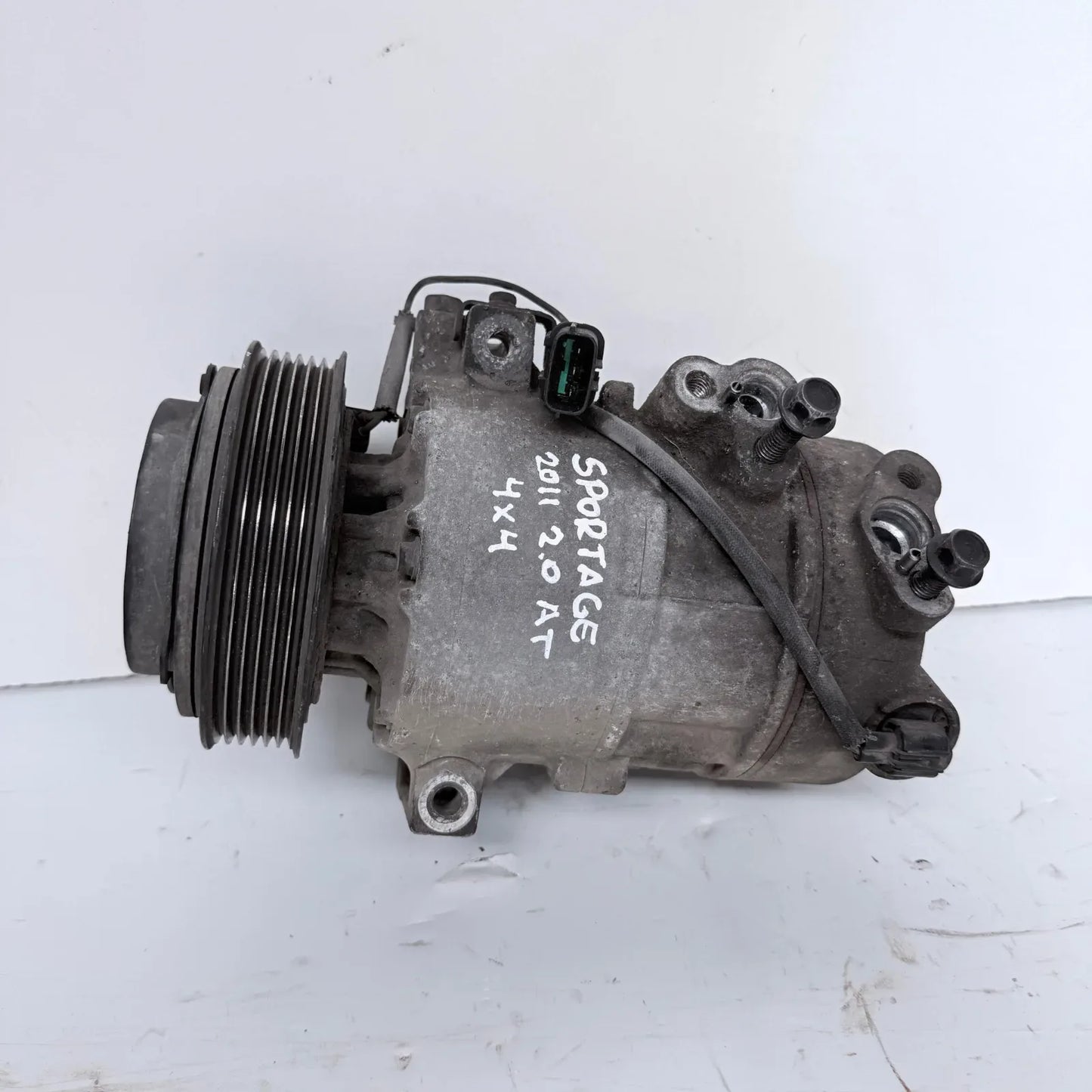 COMPRESOR A/C Kia Sportage 2011 - 2.0 4x2 Bencina Mecánico