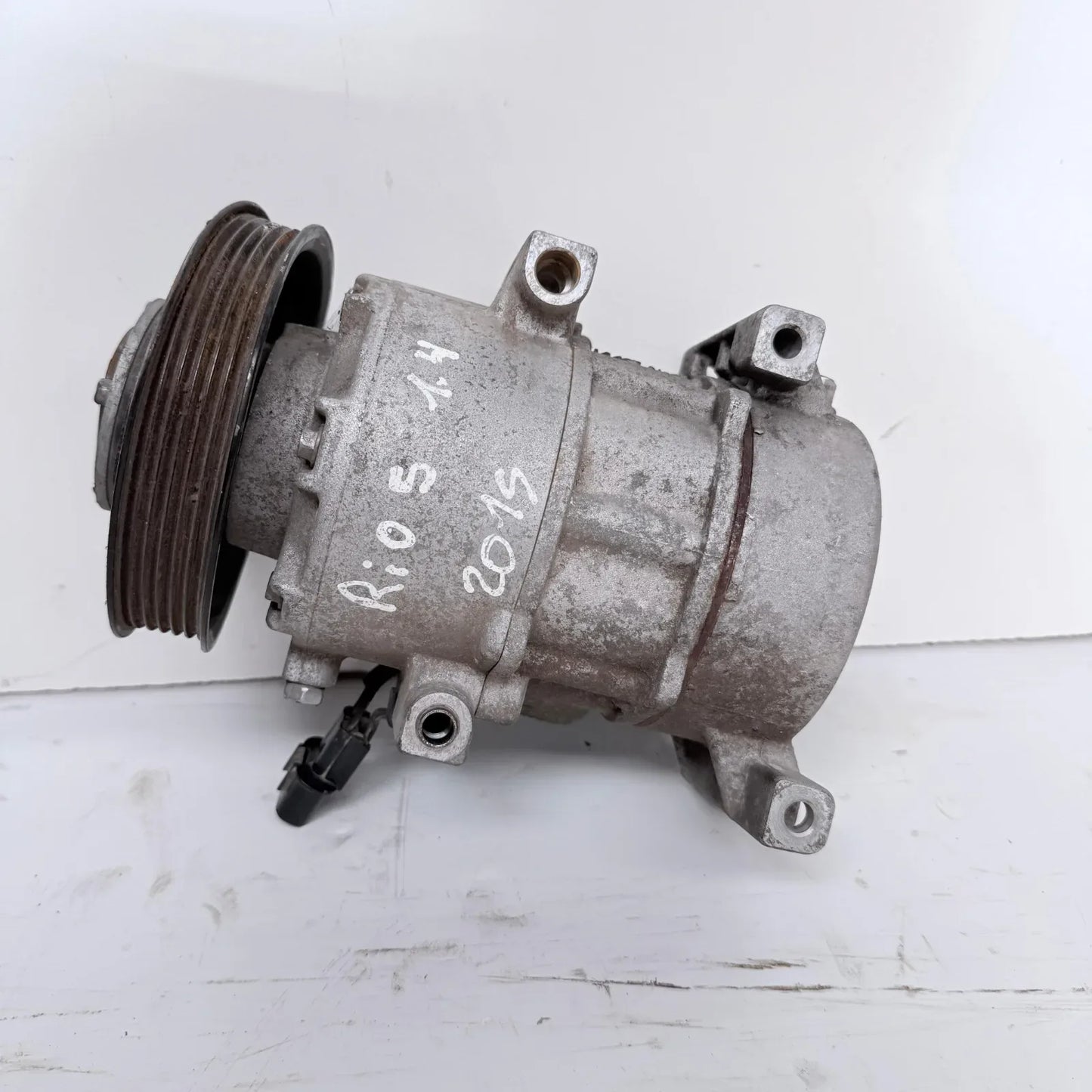 COMPRESOR A/C Kia RIO 5 2015 - 1.4 4x2 Bencina Mecánico