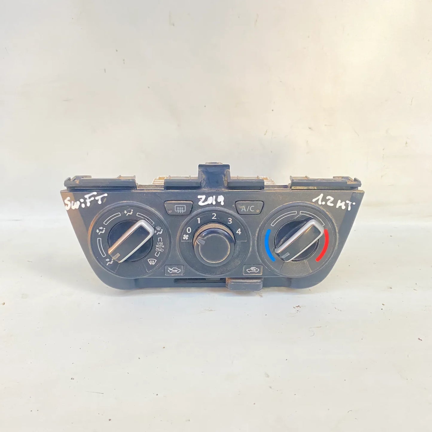 PANEL CALEFACCION Suzuki Swift 2019 - 1.2 4x2 Bencina Mecánico