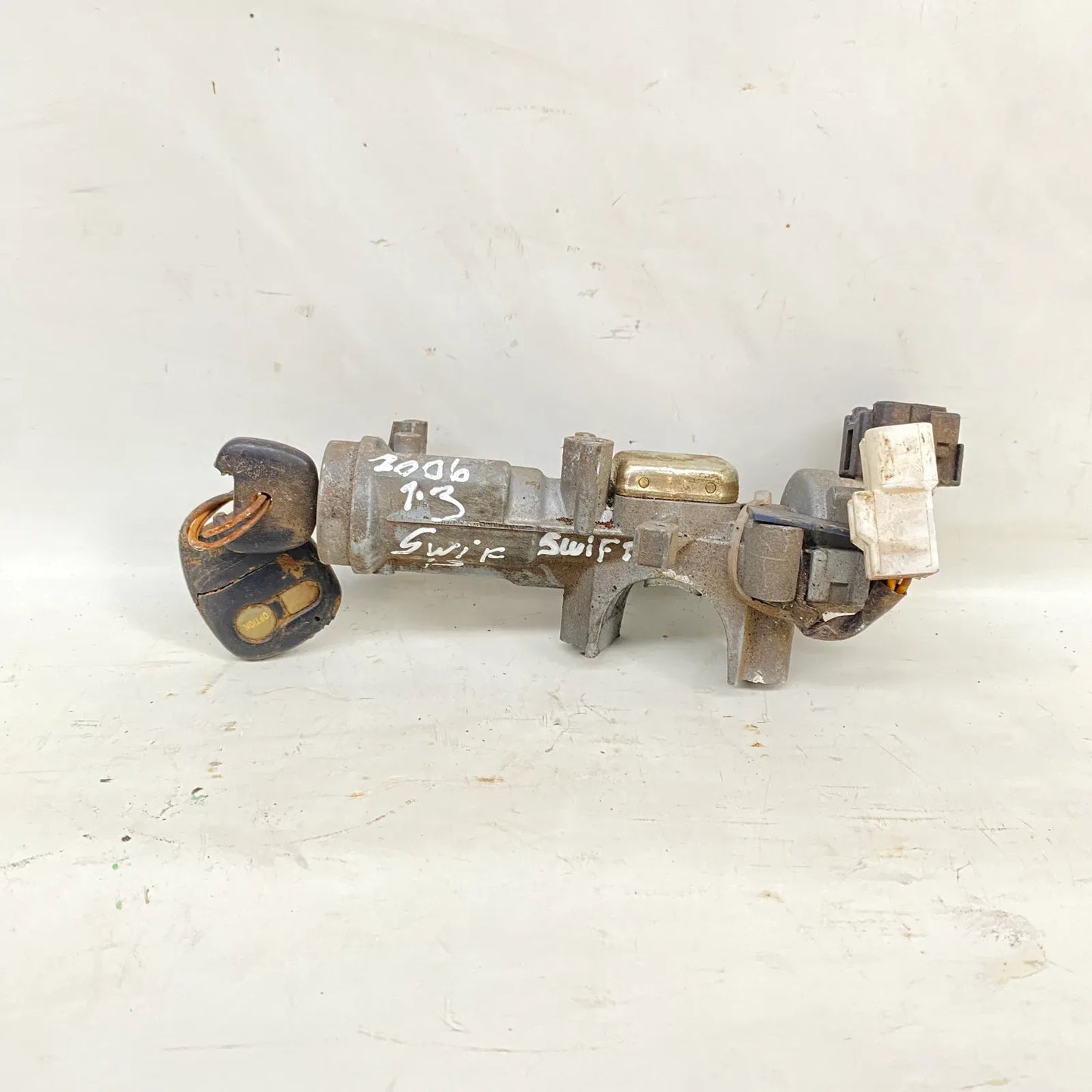 CHAPA CONTACTO Suzuki Swift 2006 - 1.3 4x2 Bencina Mecánico