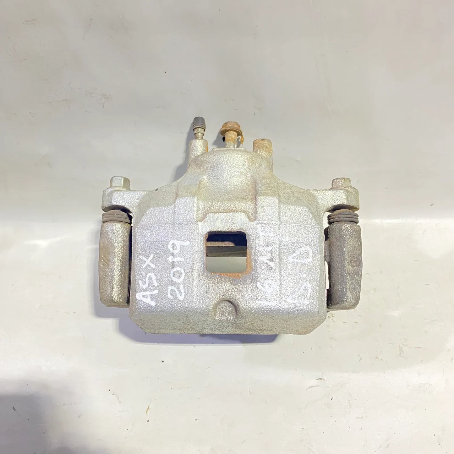 CALIPER DEL-DER Mitsubishi Asx 2019 - 1.6 Bencina Mecánico