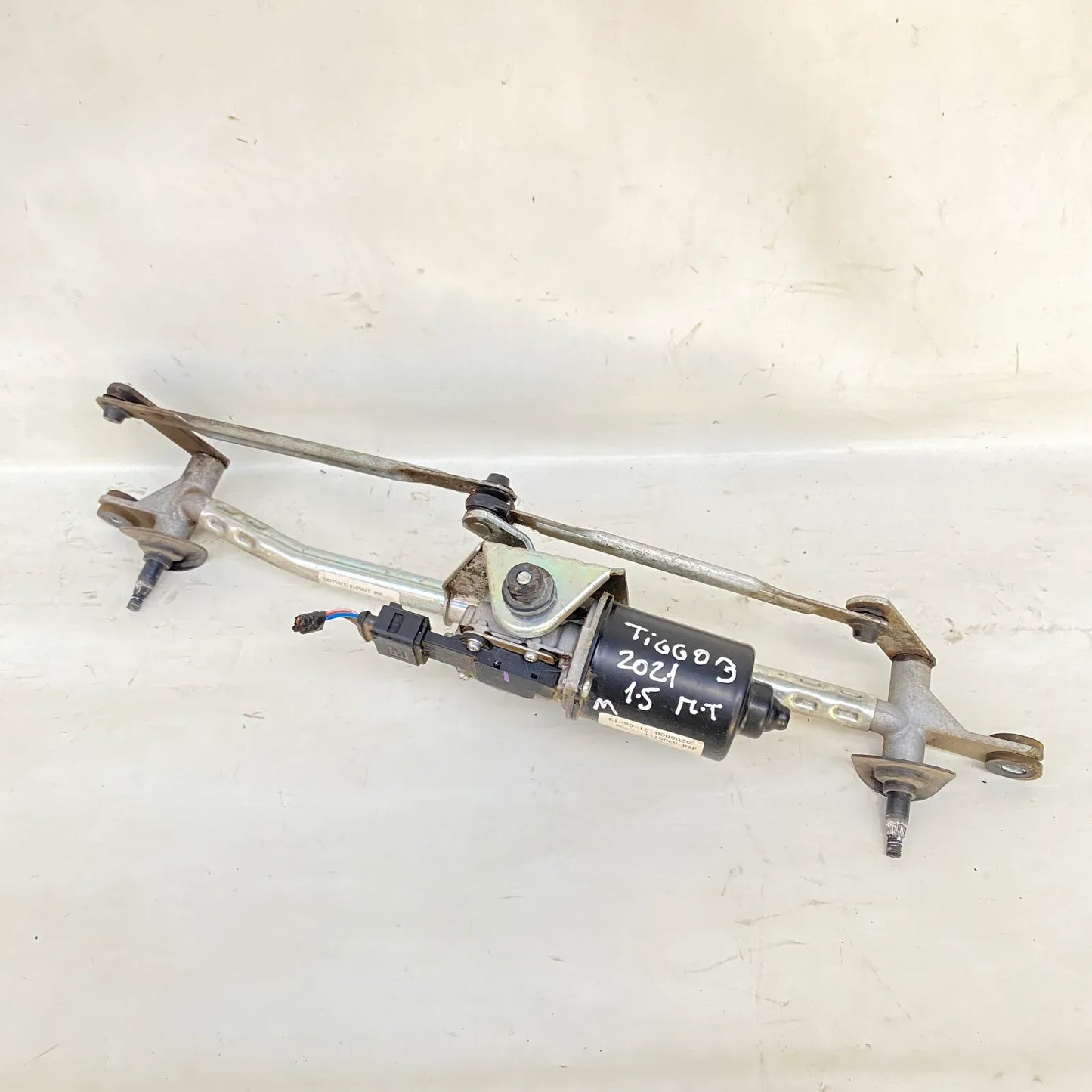 MOTOR LIMPIAPARABRISAS CON ARTICULACION Chery TIGGO 3 2021 - 1.5 Bencina Mecánico