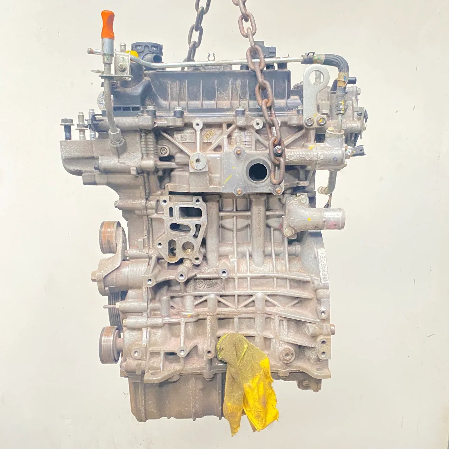 Motor Sin Accesorios Mahindra XUV300 2024 - 1.2 Bencina Mecánico