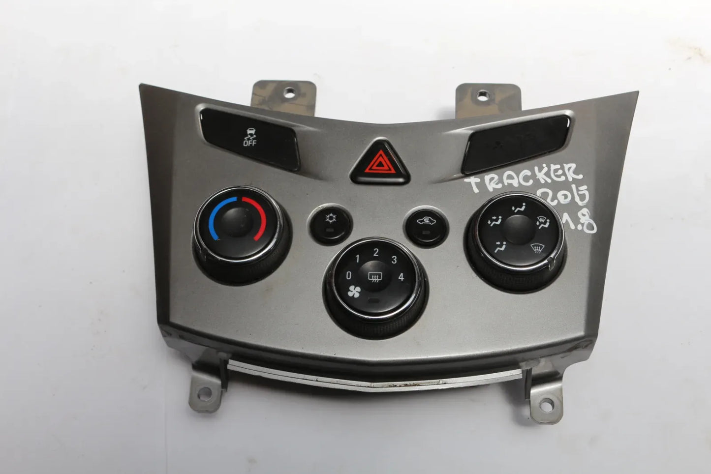 PANEL CALEFACCION Chevrolet Tracker 2015