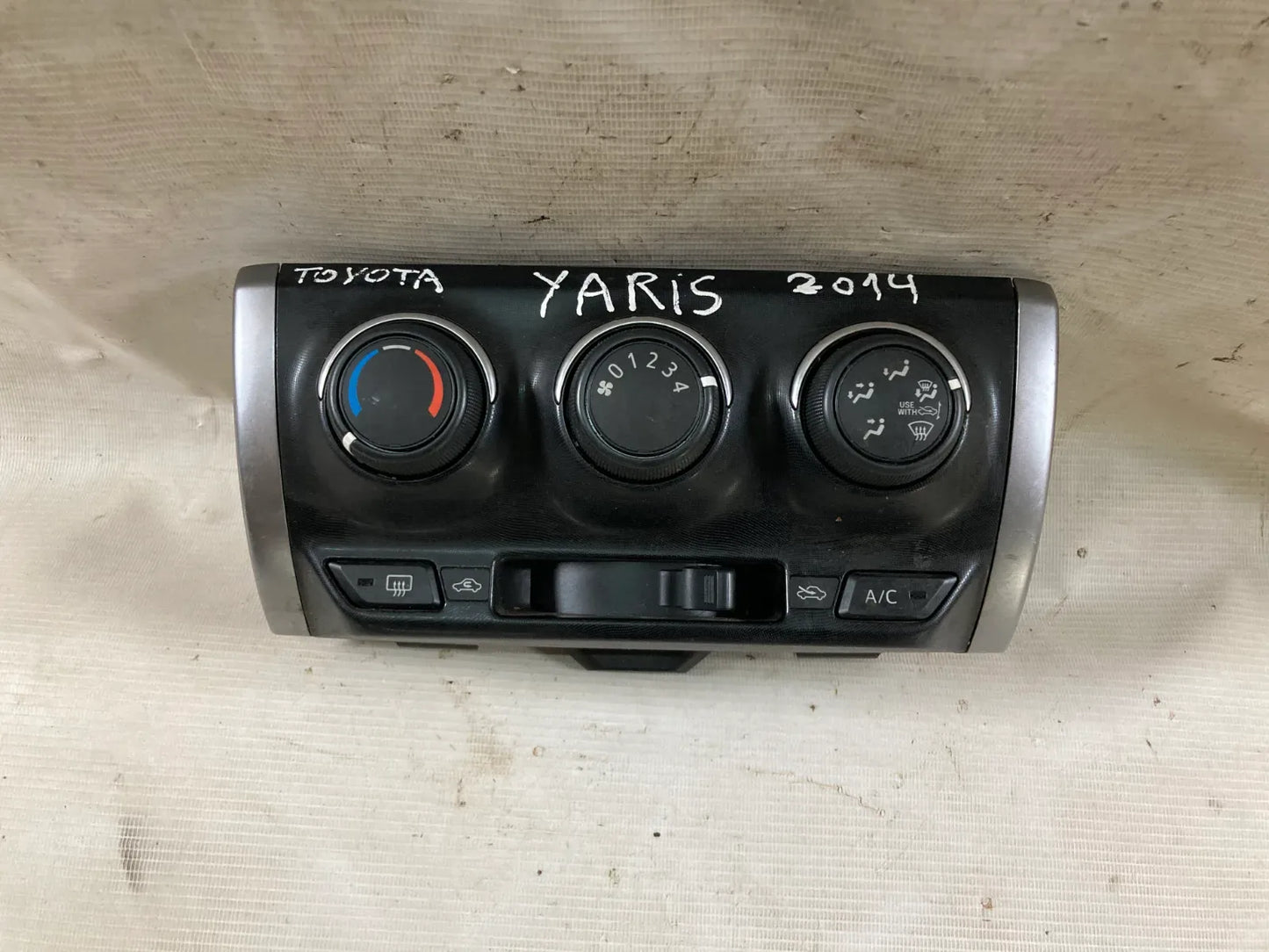 PANEL CALEFACCION Toyota Yaris 2014 - 1.5