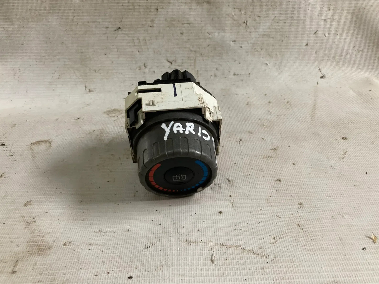 PERILLA CALEFACCION TEMPERATURA Toyota New Yaris 2013