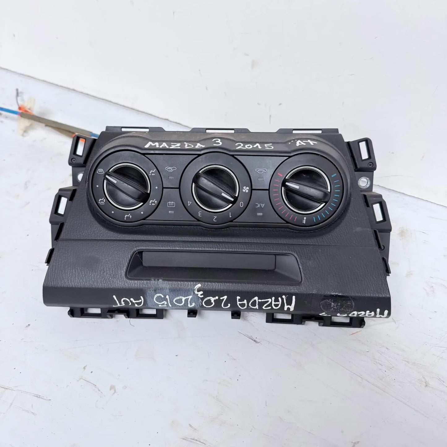 PANEL CALEFACCION Mazda 3 2015
