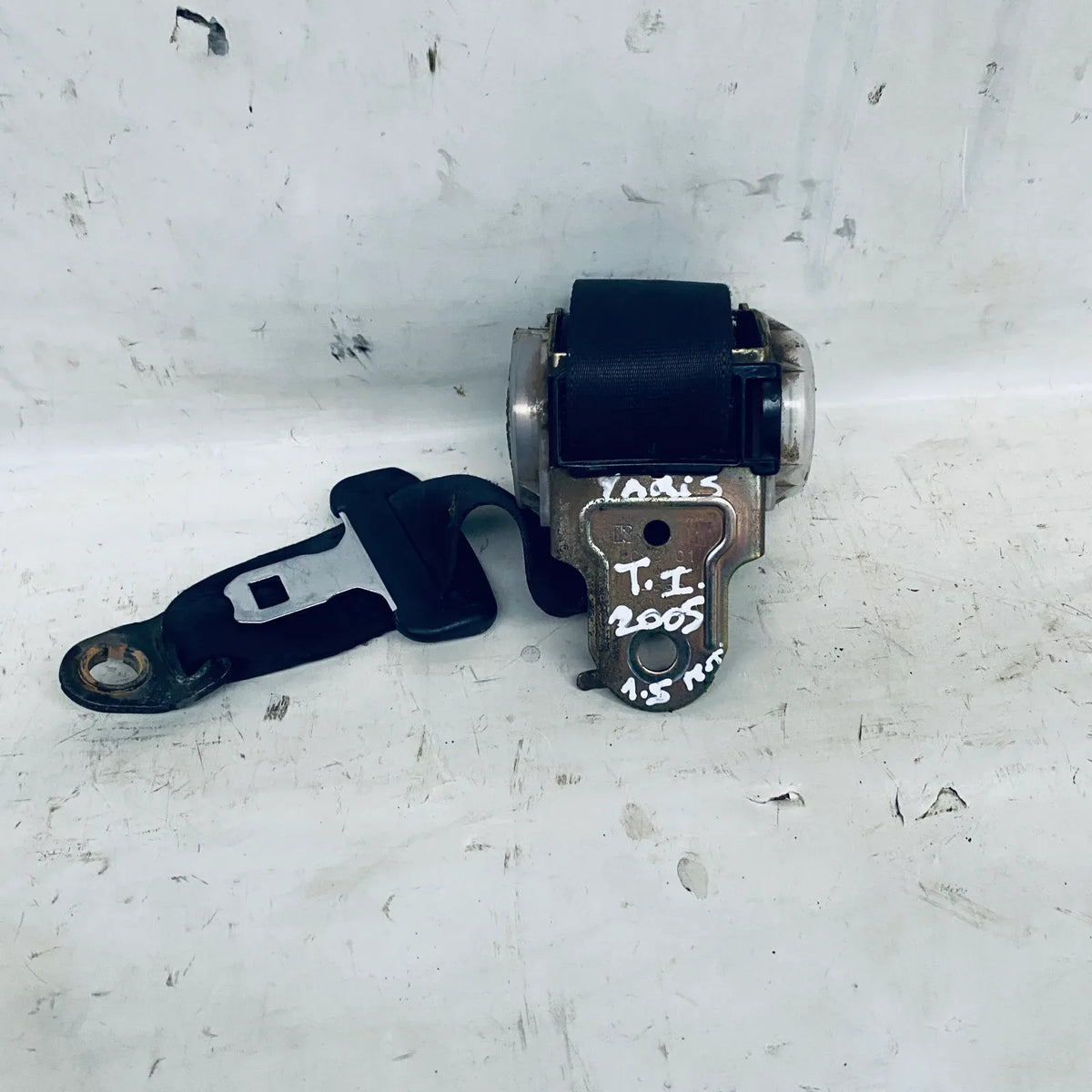 CINTURON TRA-IZQ Toyota Yaris Ecco 2005 - 1.5 Bencina Mecánico