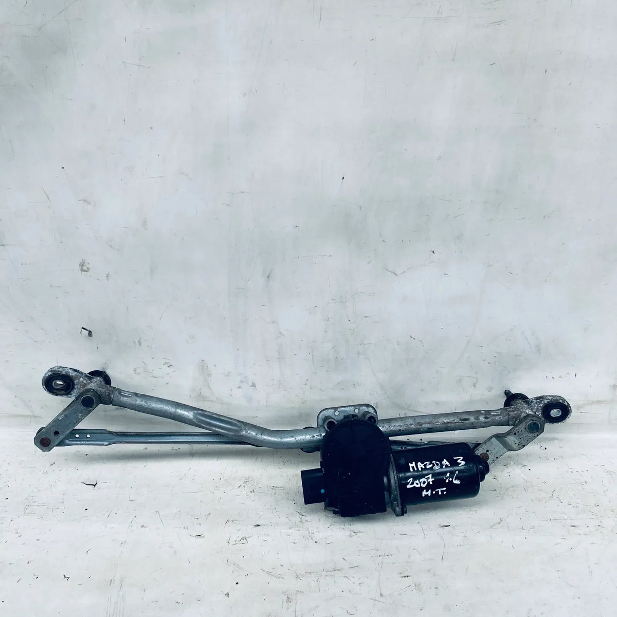 MOTOR LIMPIAPARABRISAS CON ARTICULACION Mazda 3 2007 - 1.6 Bencina