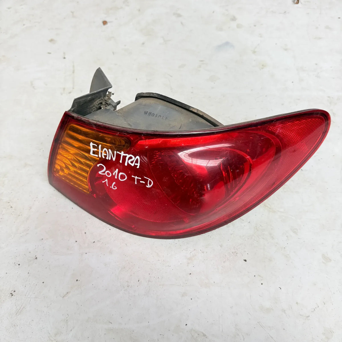 FOCO DERECHO Hyundai Elantra 2010 - 4x2 Bencina Mecánico