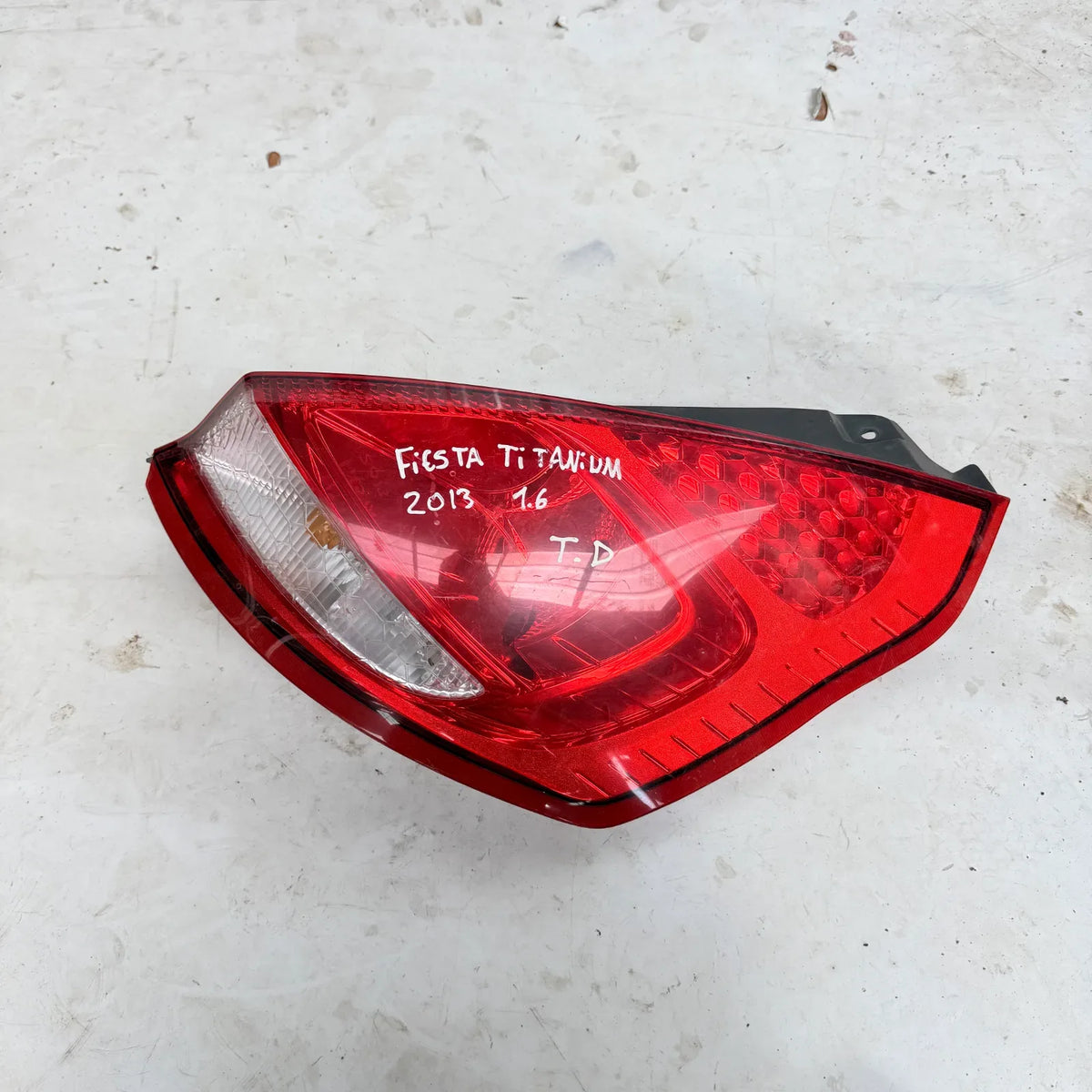 FOCO DERECHO Ford Fiesta 2013 - 4x2 Bencina Mecánico