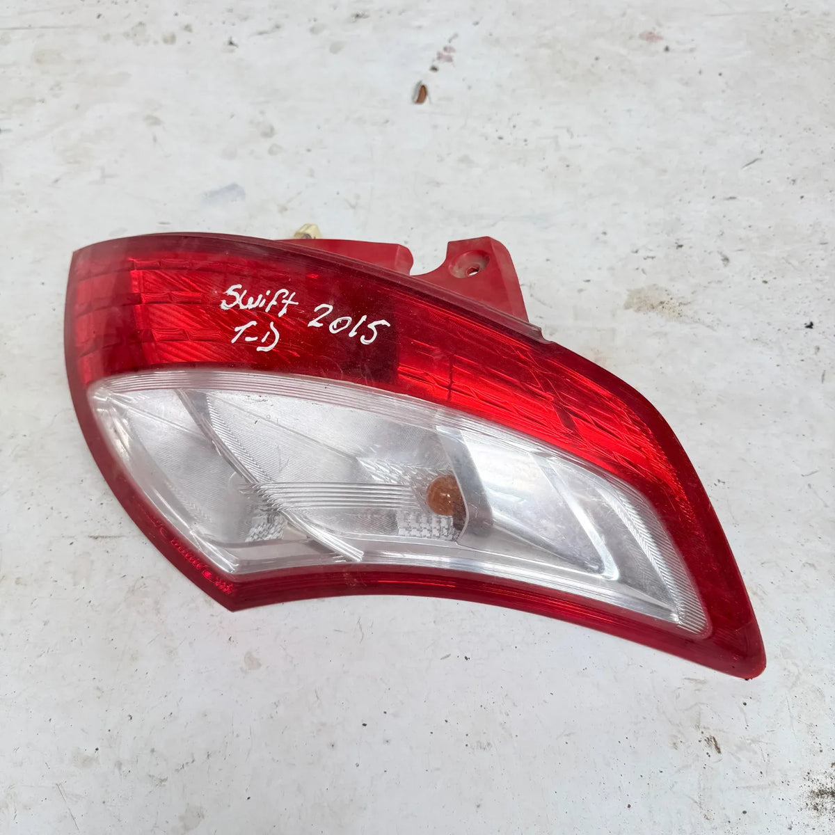 FOCO DERECHO Suzuki Swift 2015 - 4x2 Bencina Mecánico