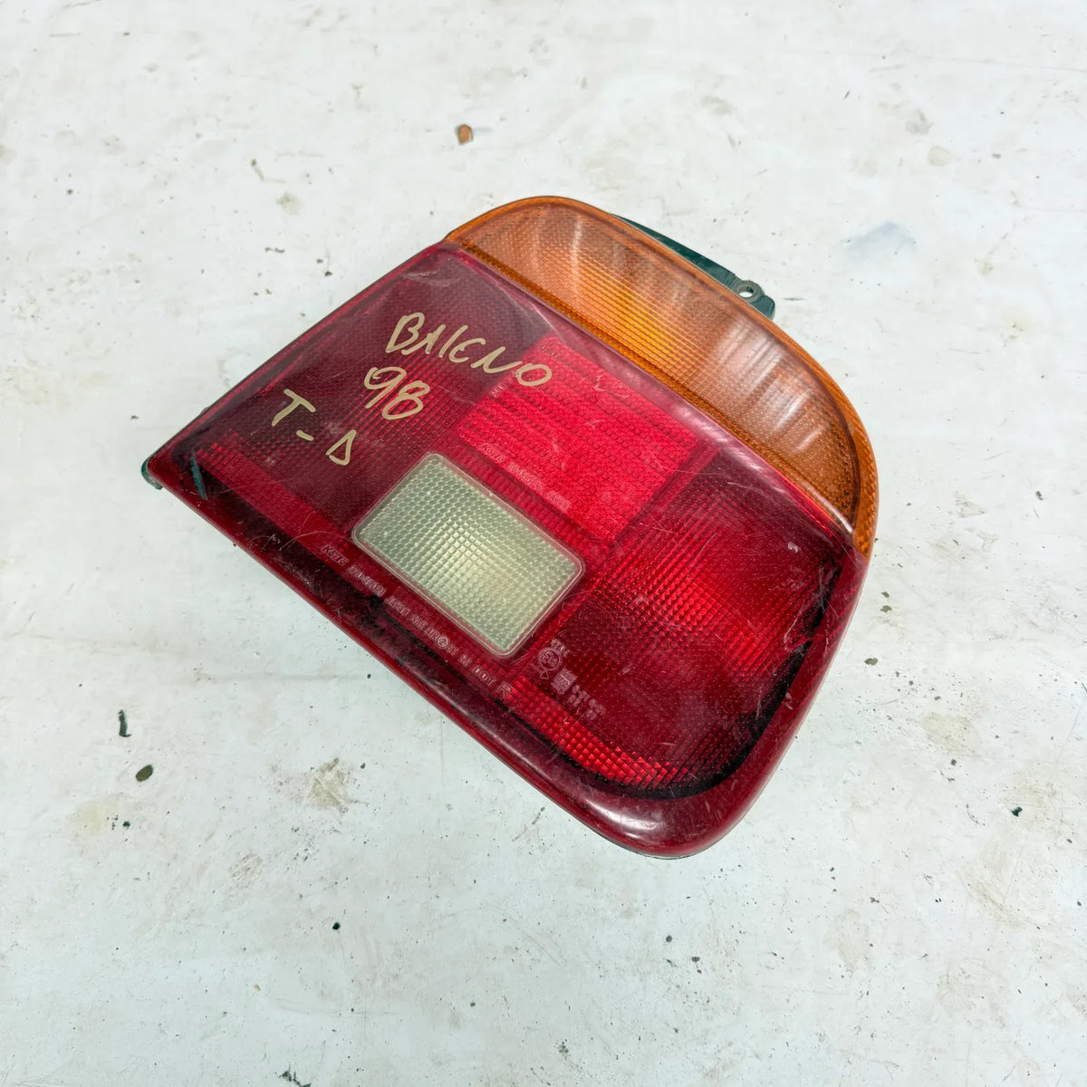 FOCO IZQUIERDO Suzuki Baleno 1998 - 4x2 Bencina Mecánico
