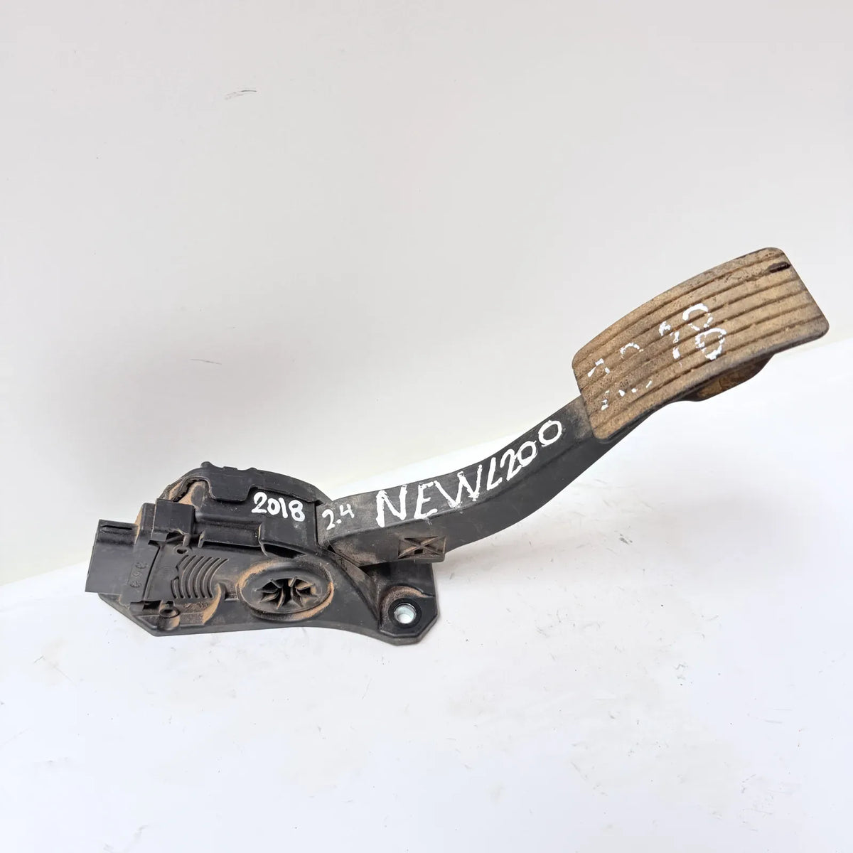 PEDAL ACELERADOR Mitsubishi L200 2018 - 2.4 4x2 Bencina Mecánico