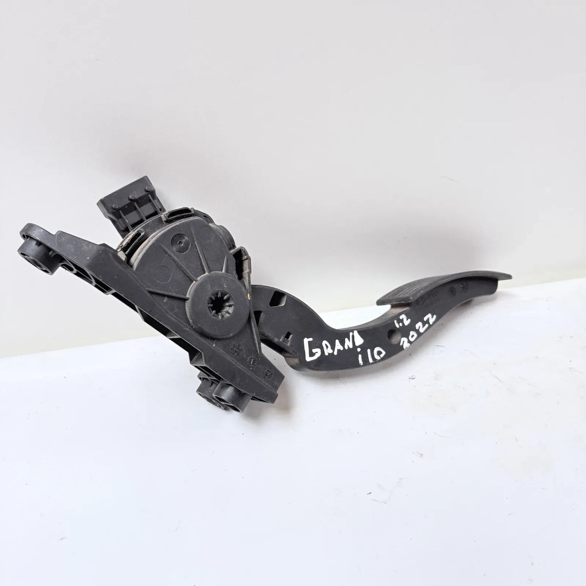 PEDAL ACELERADOR Hyundai I10 2022 - 1.2 4x2 Bencina Mecánico