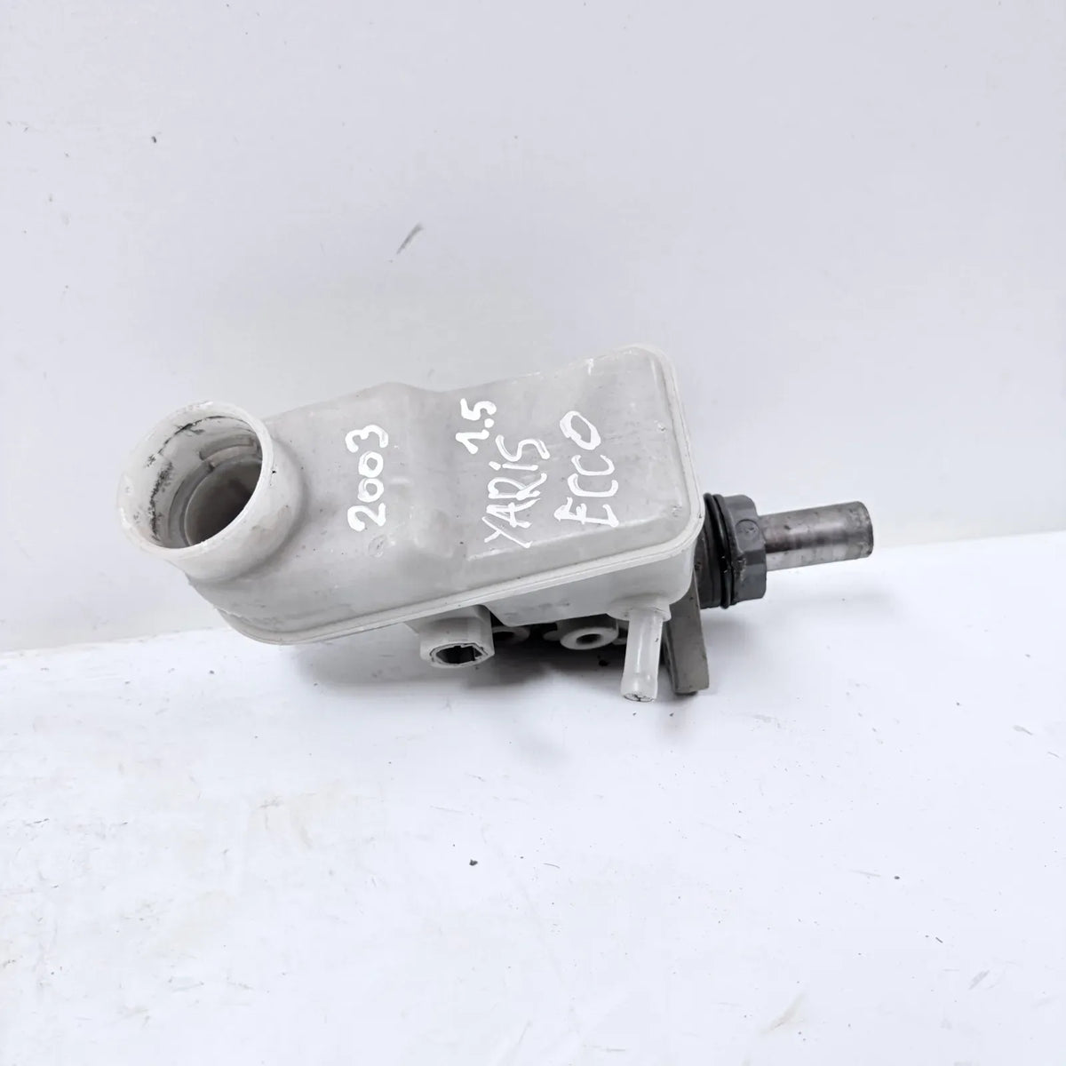 BOMBA DE FRENO Toyota Yaris Ecco 2003 - 1.5 4x2 Bencina Mecánico