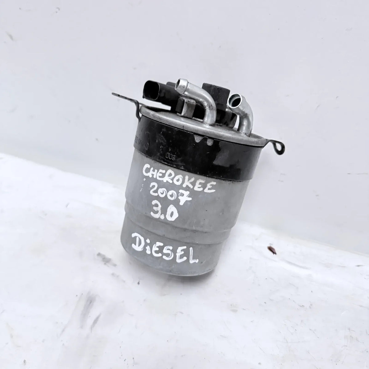 PORTAFILTRO DE COMBUSTIBLE Jeep Cherokee 2007 - 3.0 4x2 Diesel Mecánico
