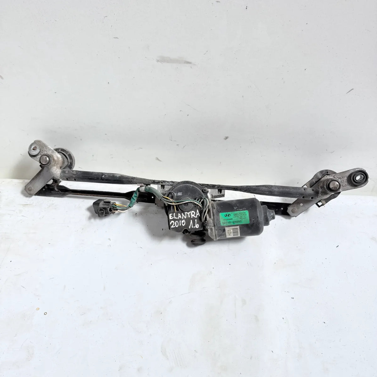MOTOR LIMPIAPARABRISAS CON ARTICULACION Hyundai Elantra 2010 - 1.6 4x2 Bencina Mecánico