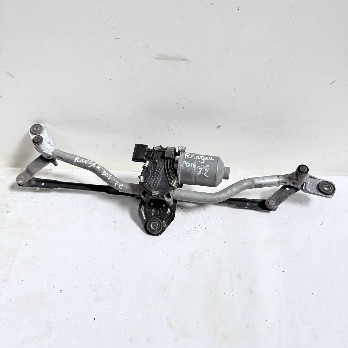 MOTOR LIMPIAPARABRISAS CON ARTICULACION Ford Ranger 2015 - 3.2 4x2 Diesel Mecánico