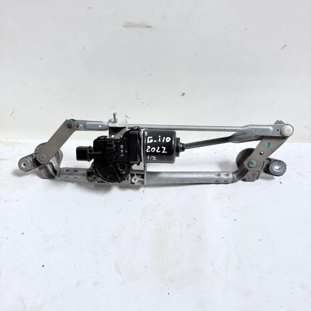 MOTOR LIMPIAPARABRISAS CON ARTICULACION Hyundai I10 2022 - 1.2 4x2 Bencina Mecánico