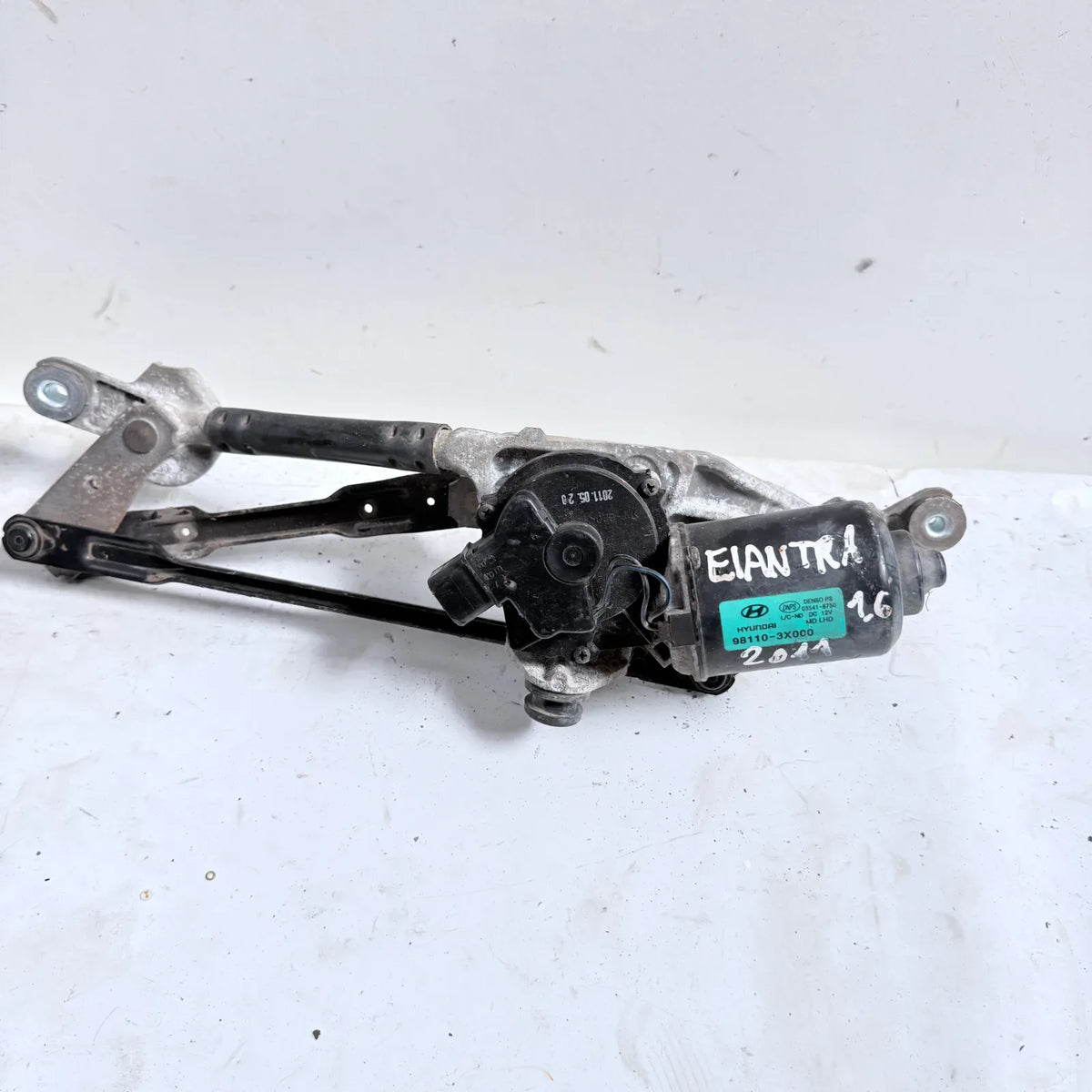 MOTOR LIMPIAPARABRISAS CON ARTICULACION Hyundai Elantra 2011 - 1.6 4x2 Bencina Mecánico