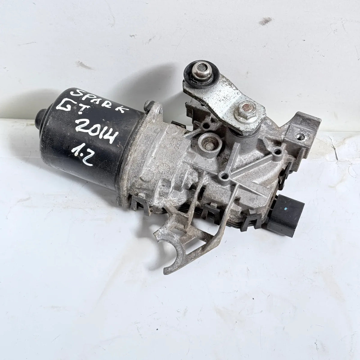 MOTOR LIMPIAPARABRISAS Chevrolet Spark GT 2014 - 1.2 4x2 Bencina Mecánico