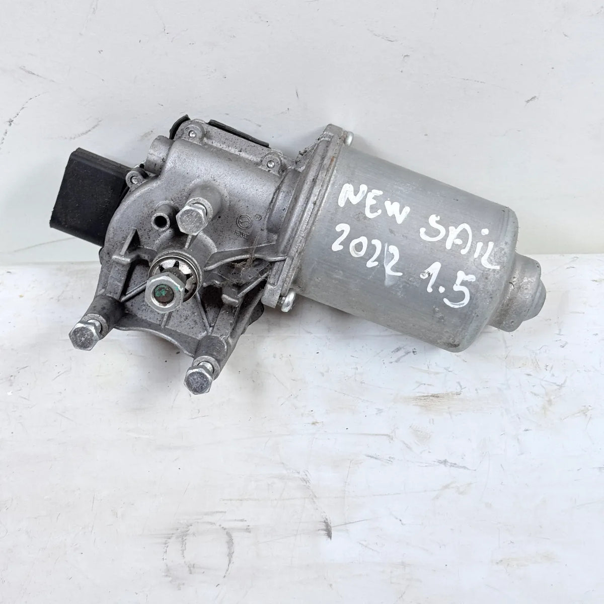 MOTOR LIMPIAPARABRISAS Chevrolet NEW SAIL 2022 - 1.5 4x2 Bencina Mecánico