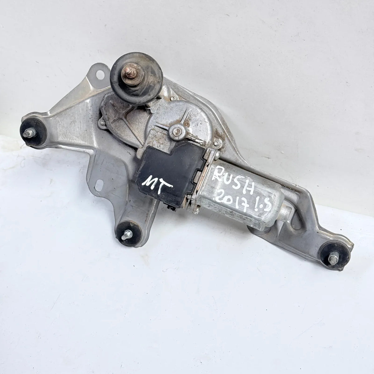 MOTOR LIMPIAPARABRISAS TRASERO Toyota RUSH 2017 - 1.5 4x2 Bencina Mecánico