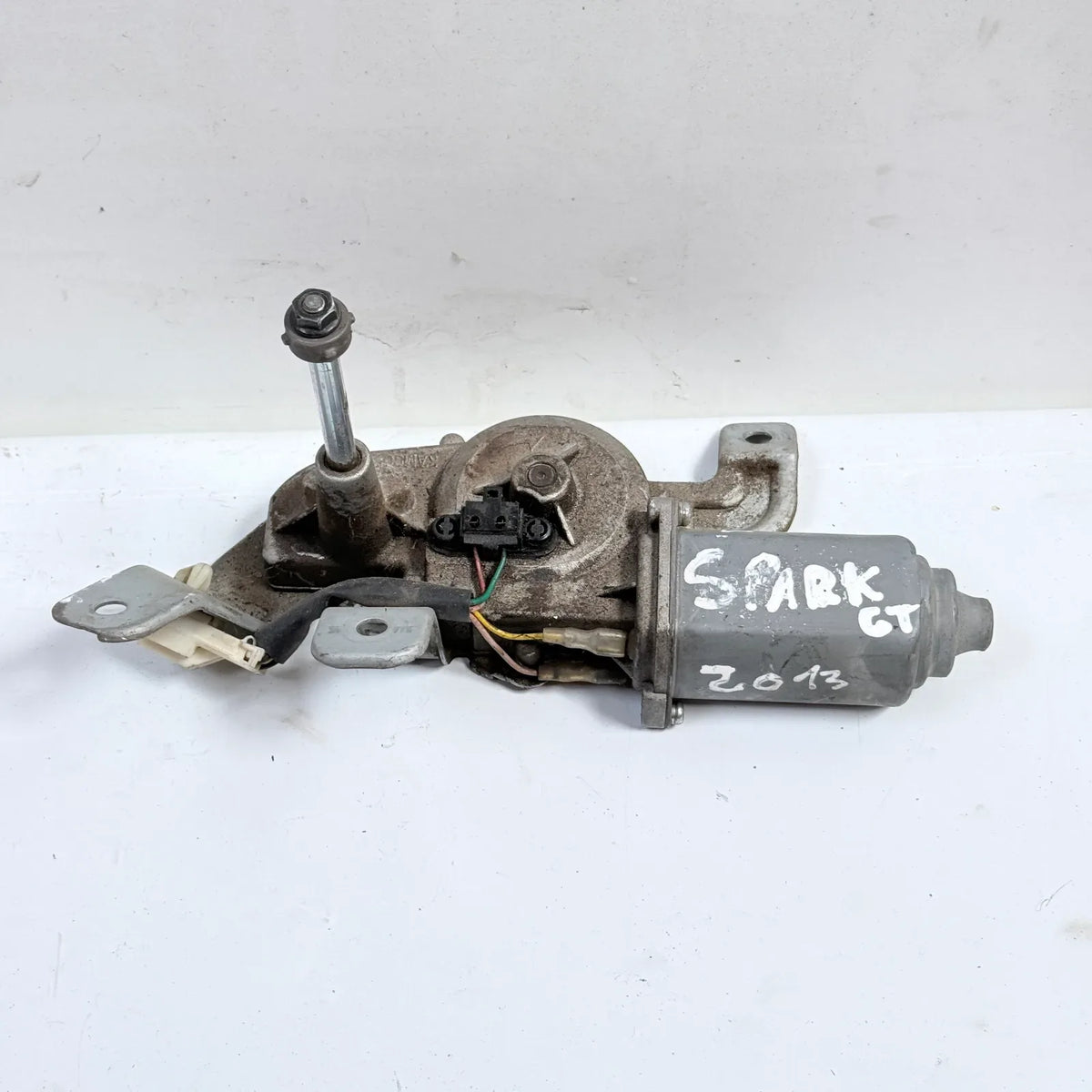 MOTOR LIMPIAPARABRISAS TRASERO Chevrolet Spark GT 2013 - 1.2 4x2 Bencina Mecánico