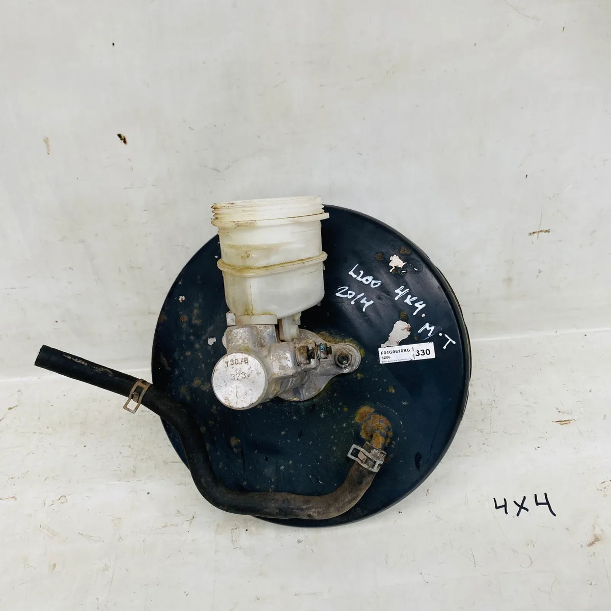 BOMBA DE FRENO CON SERVO Mitsubishi L200 2014 - 2.5 4x4 Diesel Mecánico