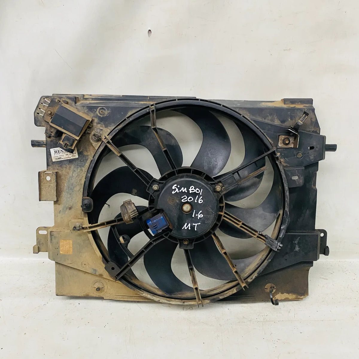 ELECTROVENTILADOR Renault Symbol 2016 - 1.6 4x2 Bencina Mecánico