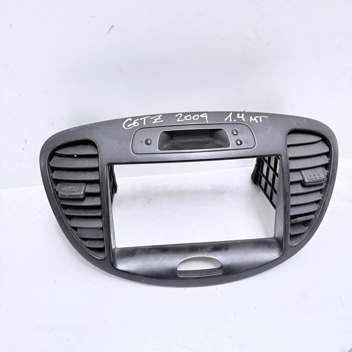 BISEL CON DIFUSOR DE AIRE Hyundai Getz 2009 - 1.4 4x2 Bencina Mecánico