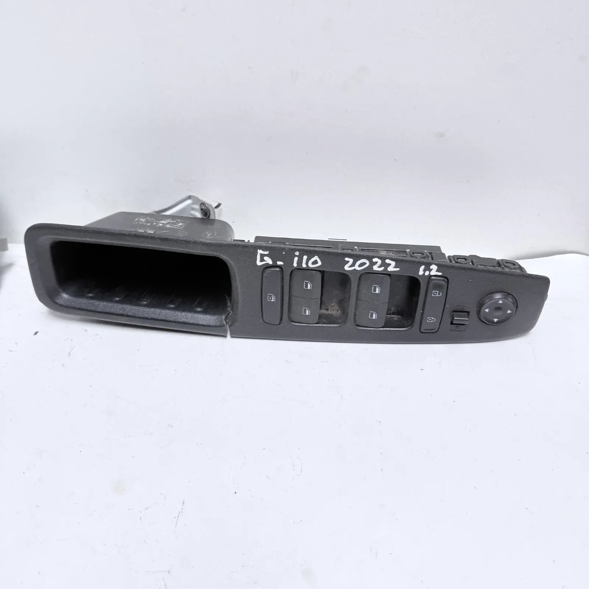 BOTONERA CHOFER Hyundai I10 2022 - 1.2 4x2 Bencina Mecánico