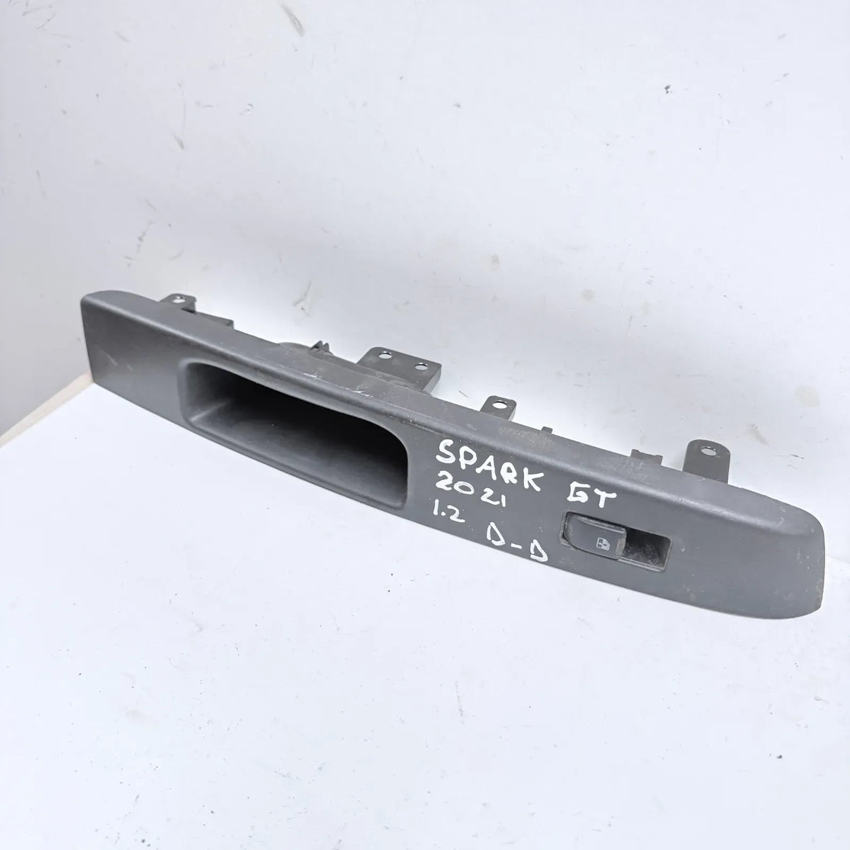 BOTONERA INDIVIDUAL Chevrolet Spark GT 2021 - 1.2 4x2 Bencina Mecánico