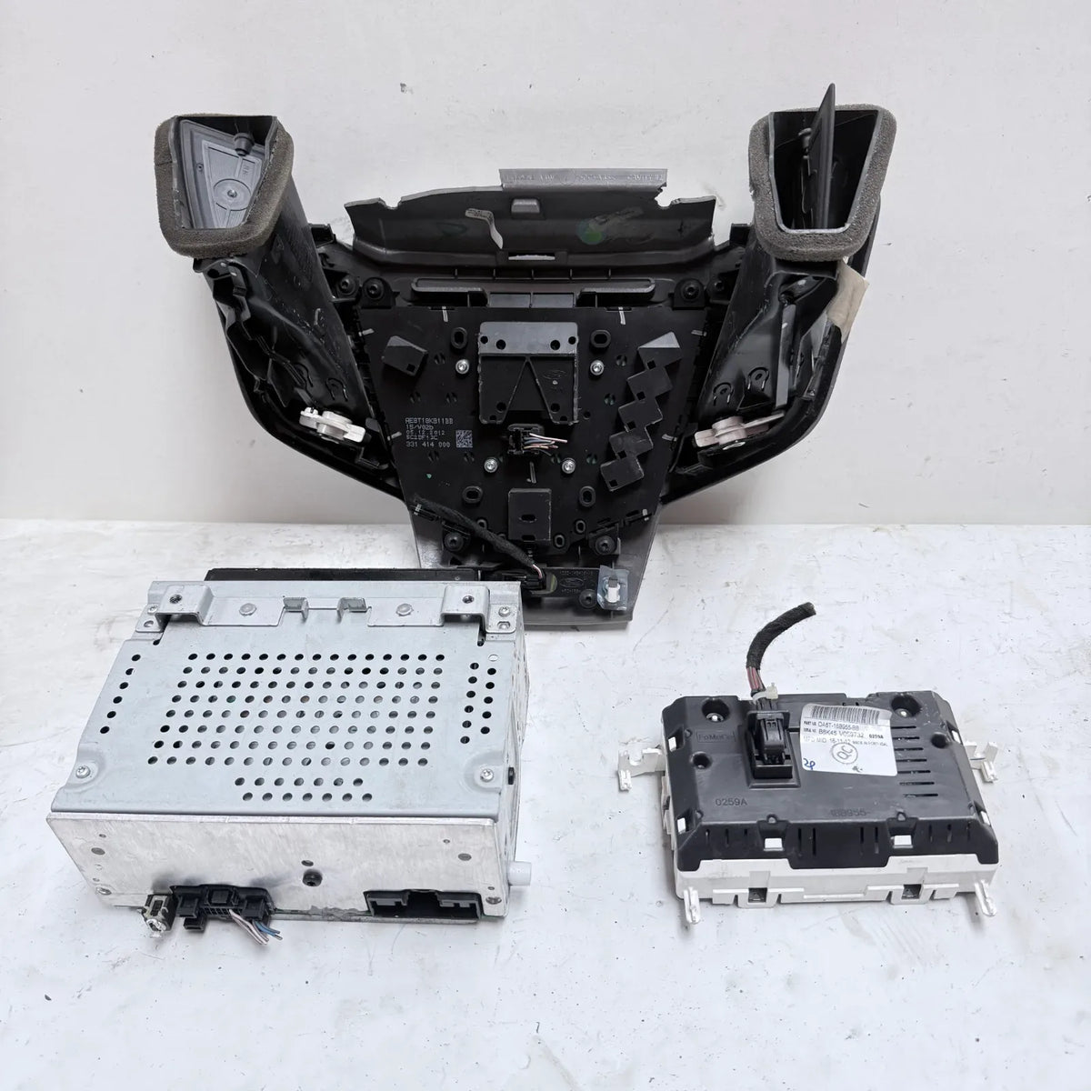 Radio Ford Fiesta 2013 - 1.6 4x2 Bencina Mecánico