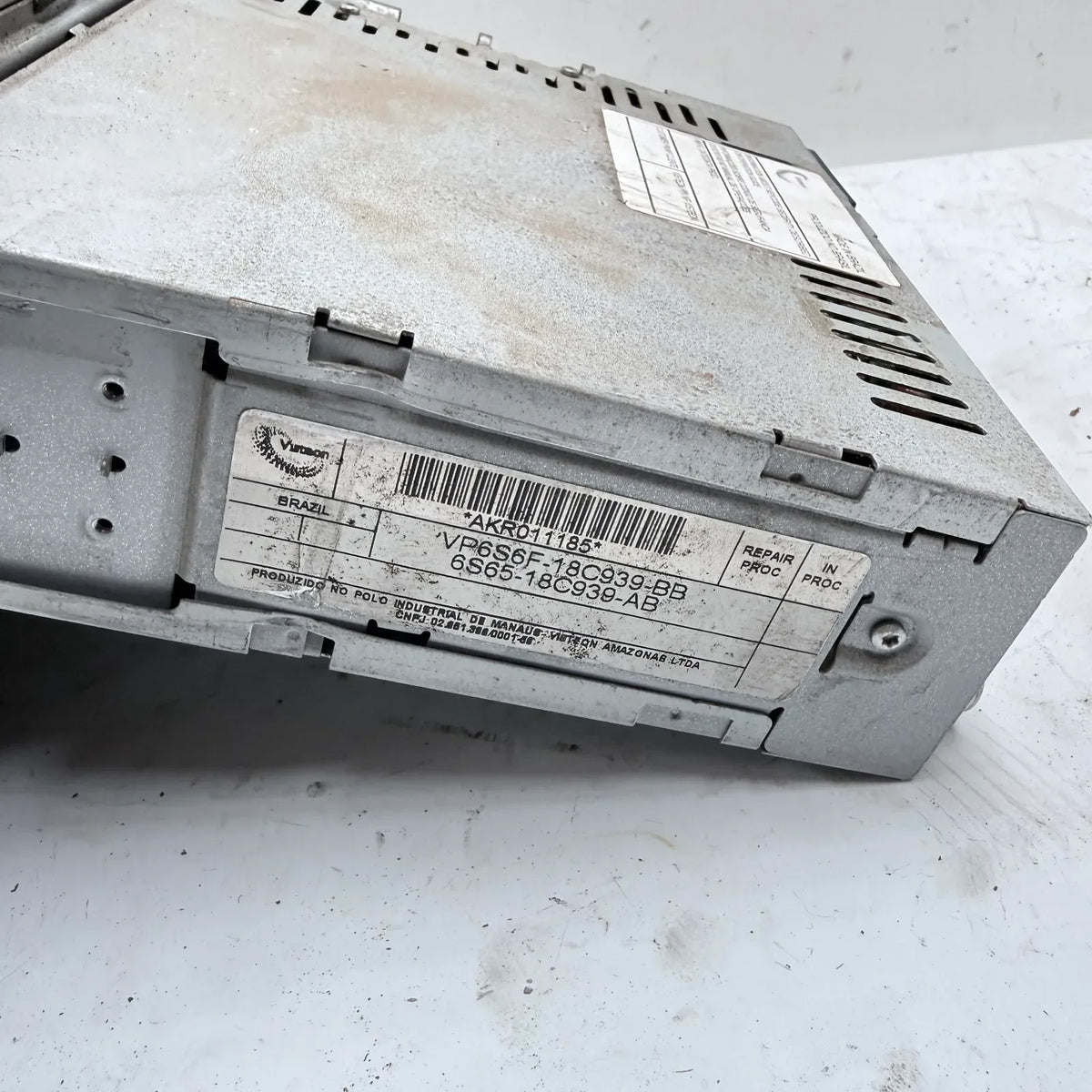 Radio Ford Fiesta 2005 - 1.6 4x2 Bencina Mecánico