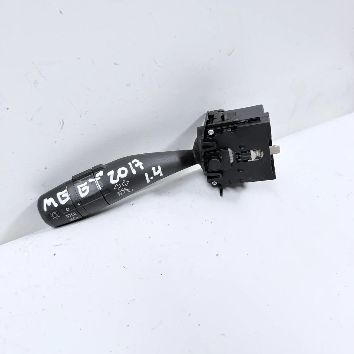 TELECOMANDO LUCES Mg GT 2017 - 1.4 4x2 Bencina Mecánico