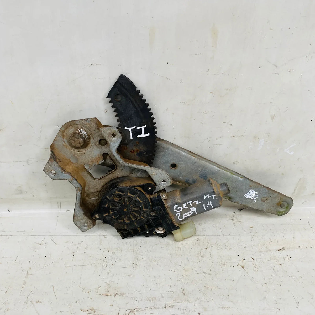 MOTOR ALZAVIDRIO TRA-IZQ Hyundai Getz 2009 - 1.4 4x2 Bencina Mecánico