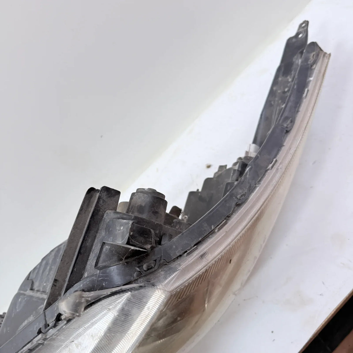 Optico Izquierdo Hyundai Elantra 2011 - 1.6 4x2 Bencina Mecánico