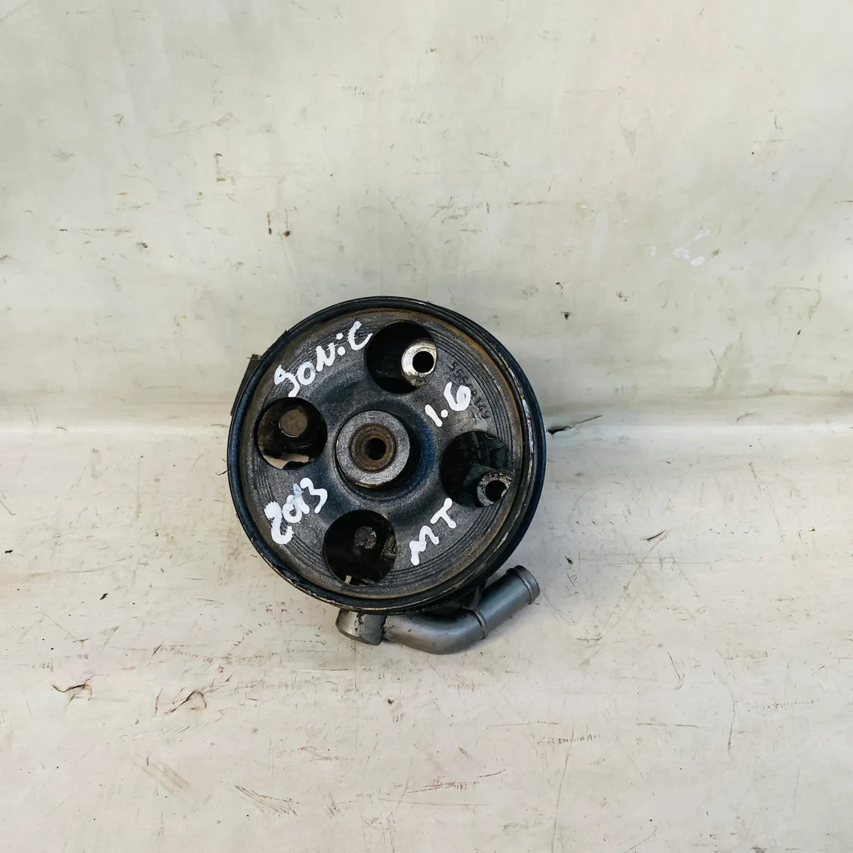 BOMBA HIDRAULICA Chevrolet Sonic 2013 - 1.6 4x2 Bencina Mecánico